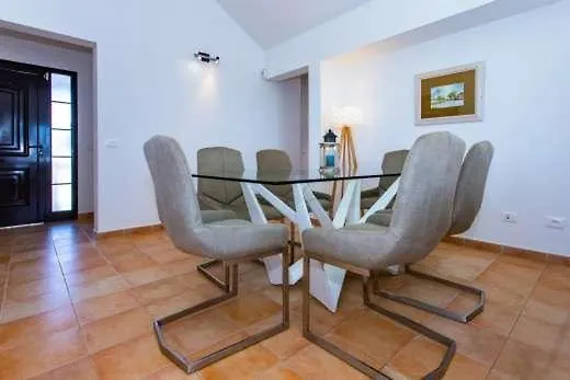 Mirador Brisas Villa Puerto del Carmen  0*,  Spanyolország